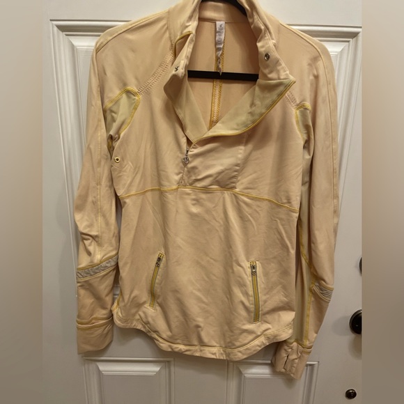 ⬇️ $ 35. ⬇️ Lululemon Size 10 long sleeve sweater in a light banana colour - Picture 1 of 12